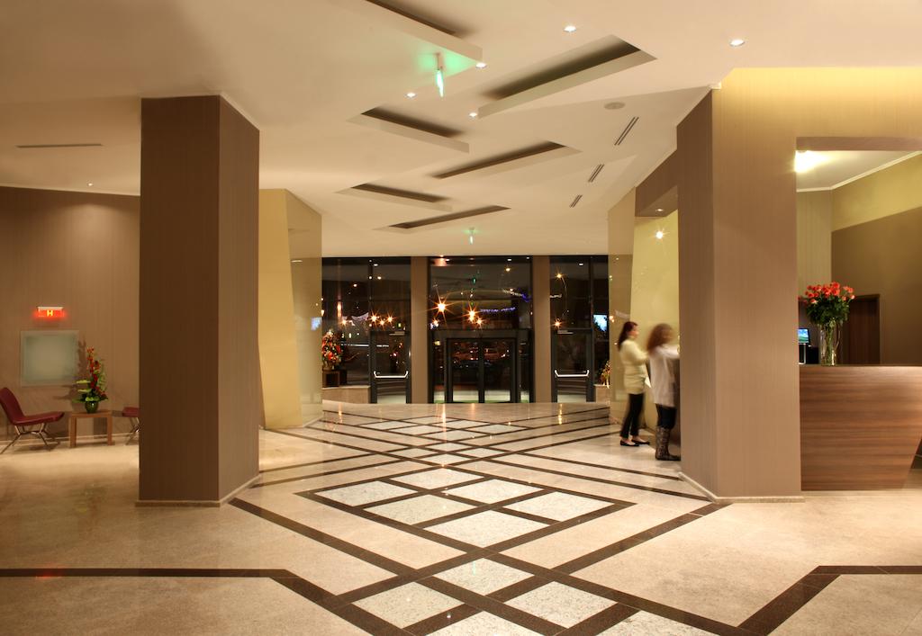 Central Plaza Hotel