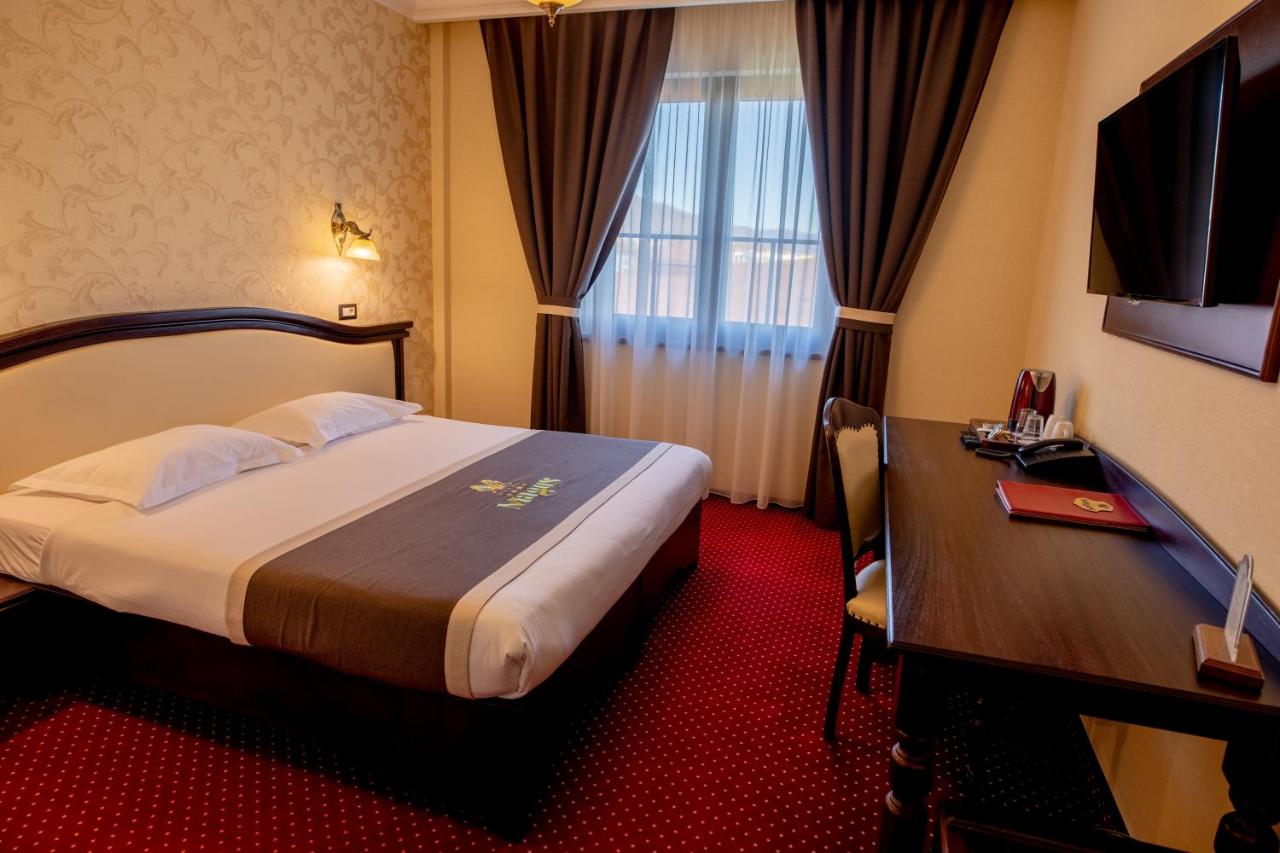 Hotel Magus