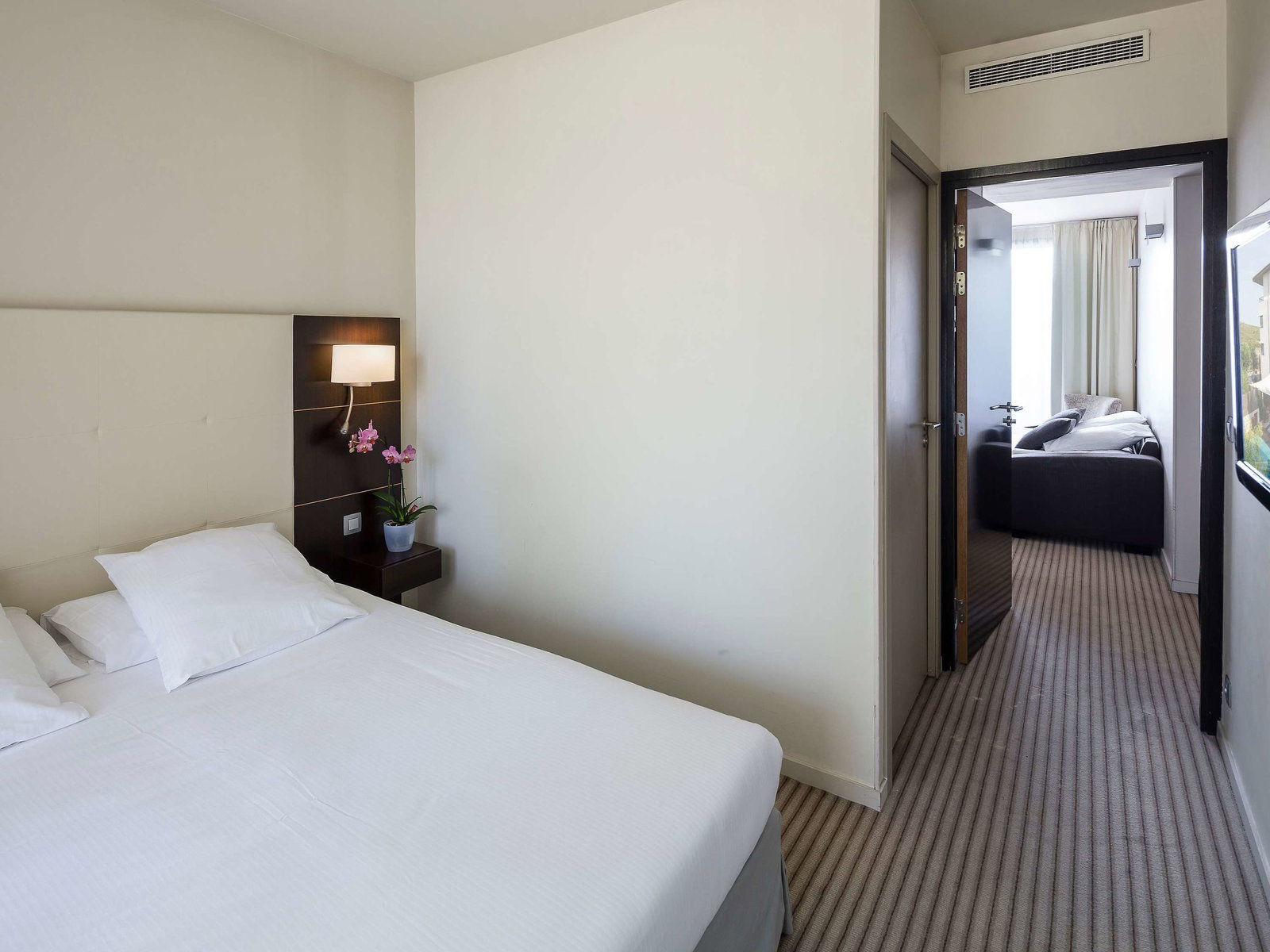 Mercure Aix-En-Prov. La Duranne Gare