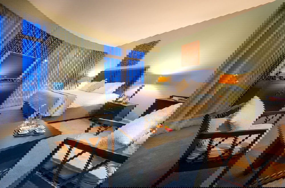 Hotel The Cork International