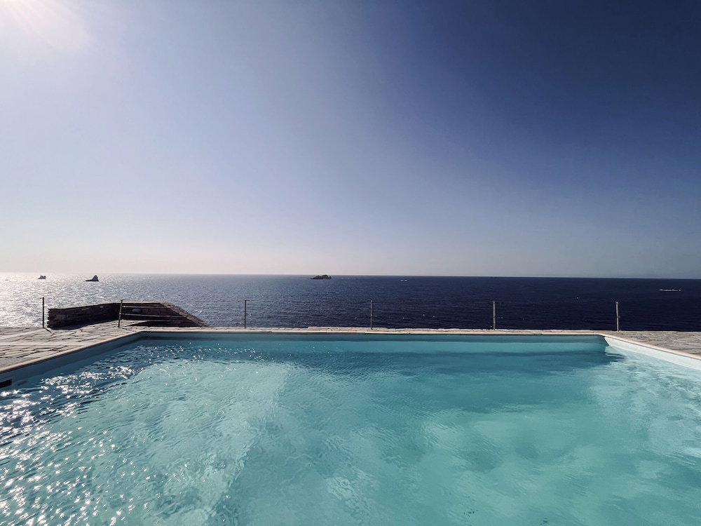 Cliff Villa