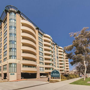 Hotel Adina Serviced Apartments Canberra James Court cazare Canberra