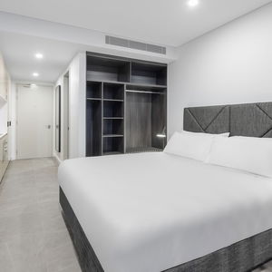 Hotel Meriton Suites King Street Melbourne cazare Melbourne