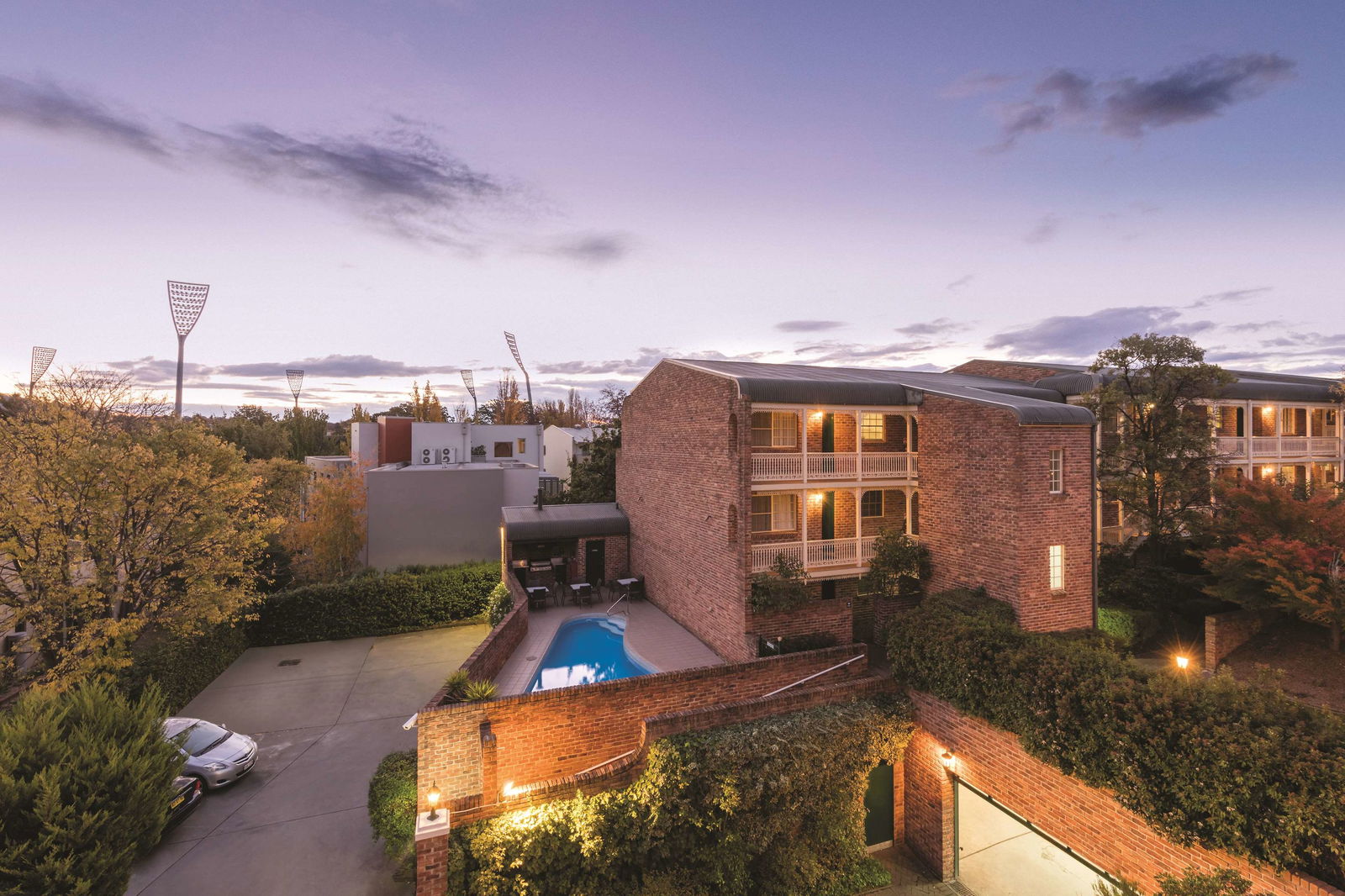 Hotel Medina Serviced Apartments Canberra