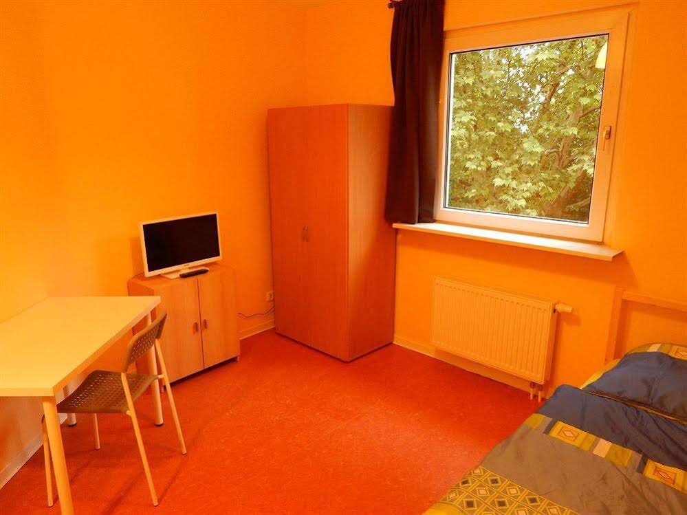 Hotel Home At Friends