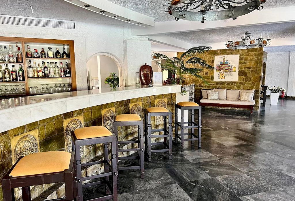 dal travel Karteros Hotel
