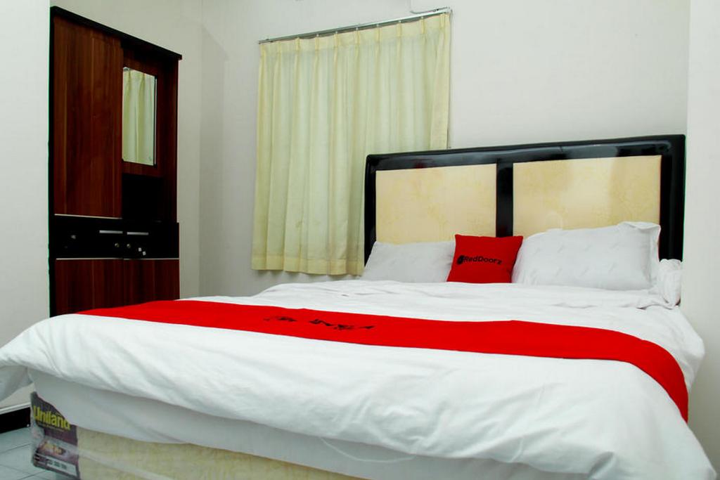 Hotel Reddoorz Near Telkom Corporate University