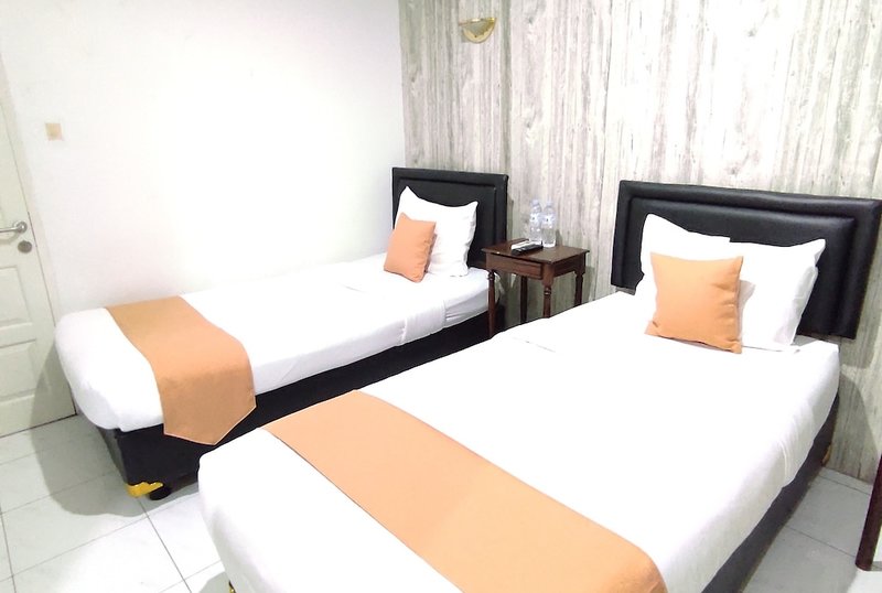 Hotel Reddoorz @ Arwiga Hotel
