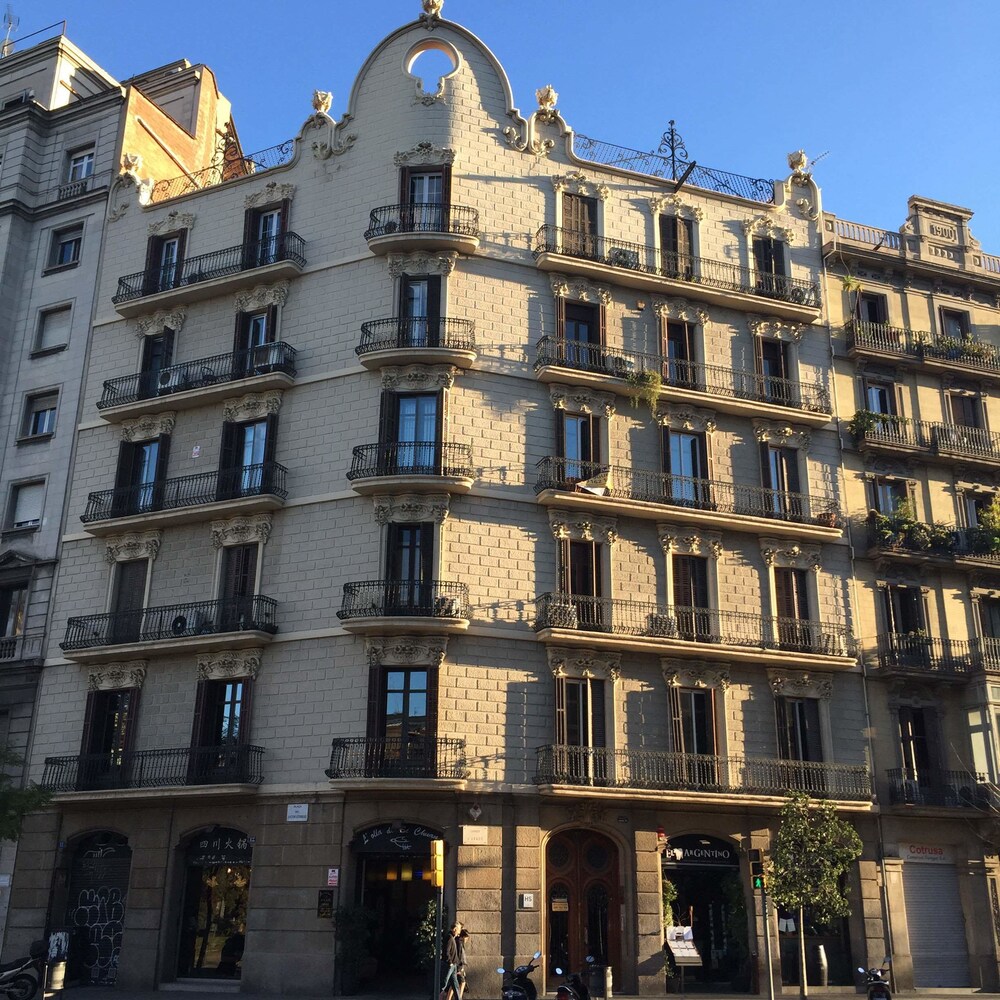 Hotel Hostal Barcelona Travel