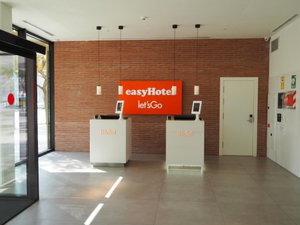 Hotel Easyhotel Barcelona Fira cazare Barcelona