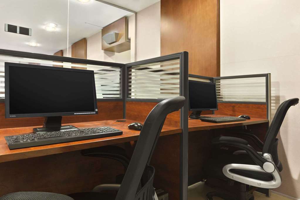 Hotel Ramada Hotel & Suites By Wyndham Ajman