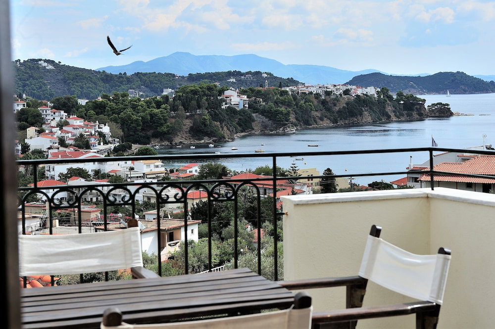 Eye Q Resort