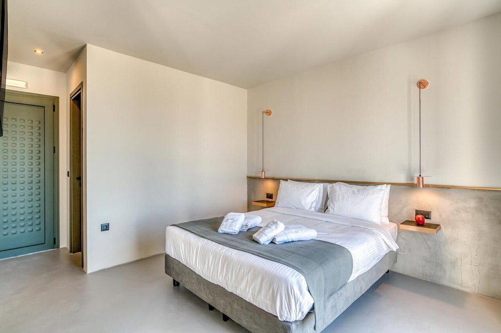 Parea Blue Zone | Adults Only