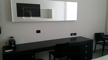 Blue Shades Aparthotel