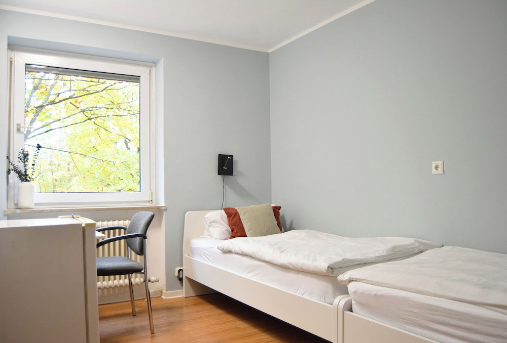 Hotel 1/2/Sleep Hostel Nürnberg Messe