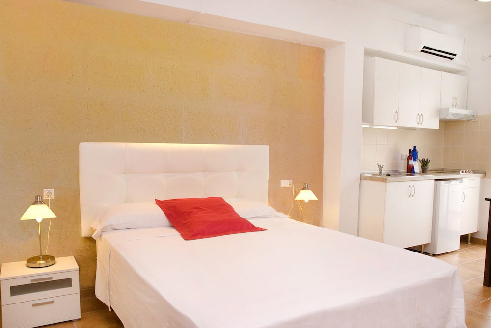 dal travel Marblau Hostal