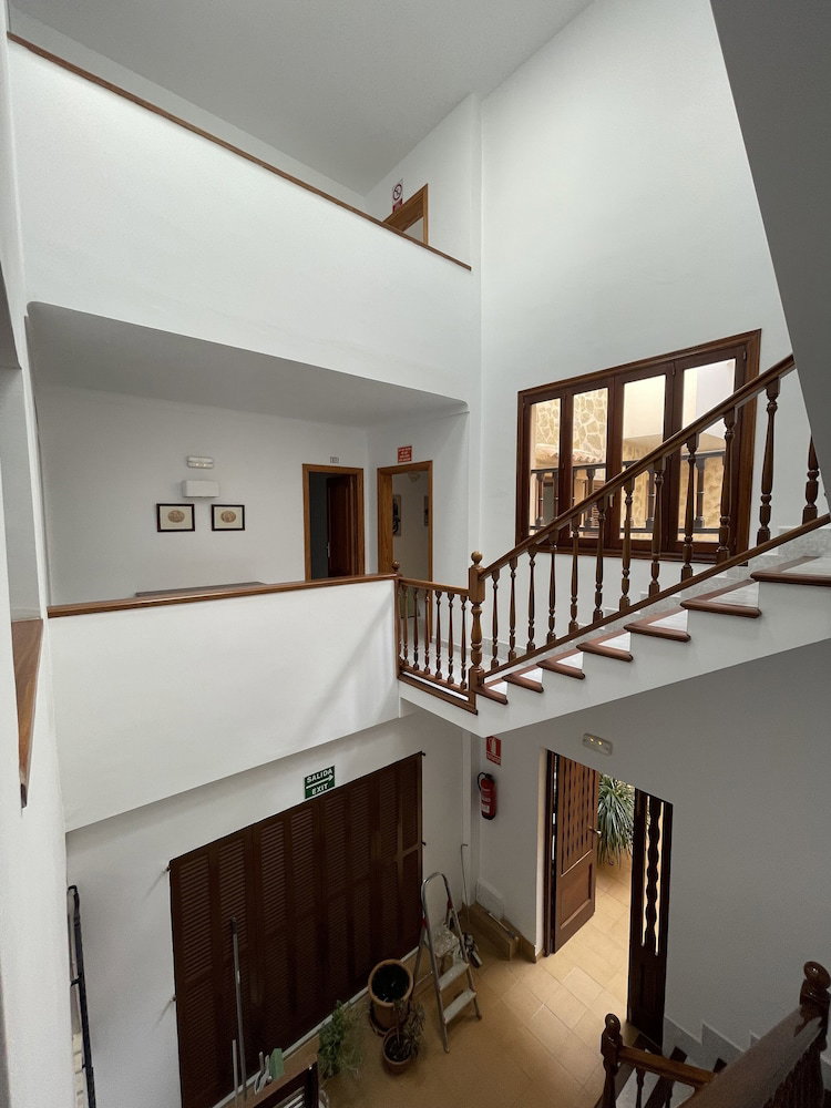 dal travel Hostal Can Gallu
