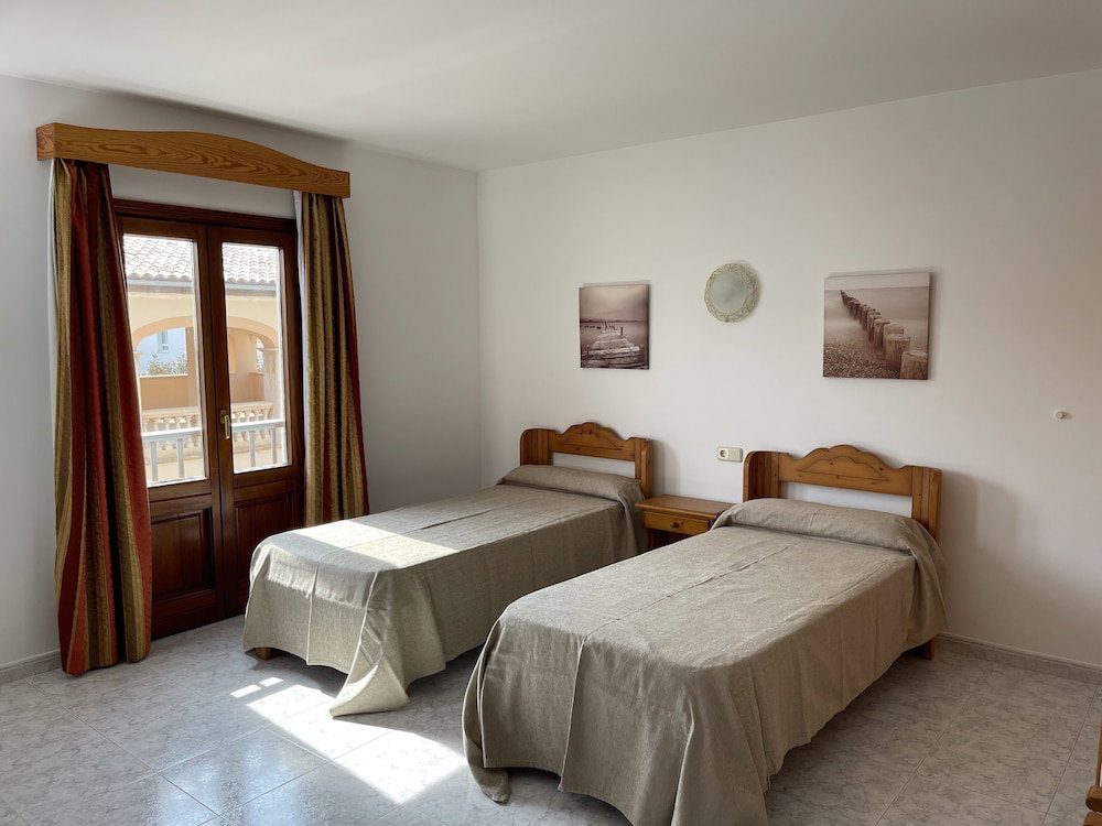 dal travel Hostal Can Gallu