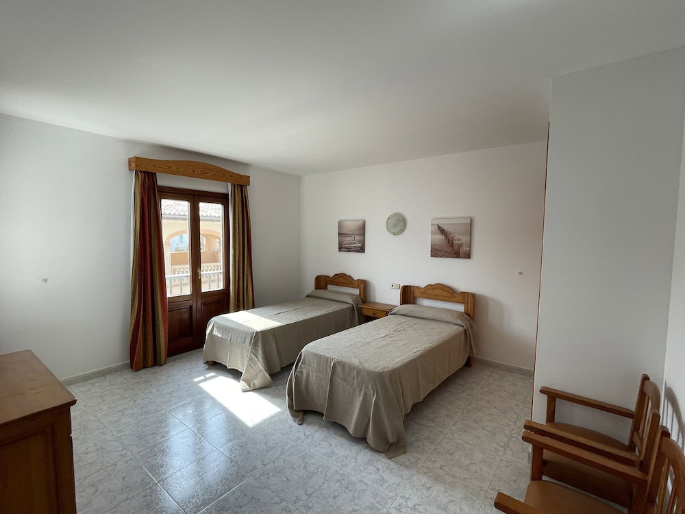 dal travel Hostal Can Gallu