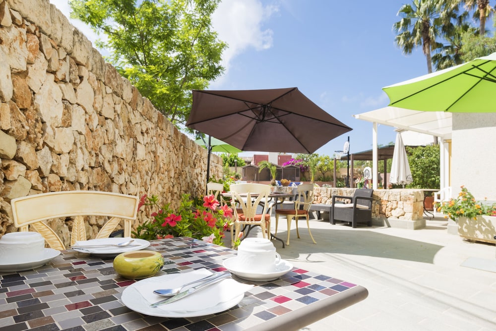 dal travel Hostal Residencia Sutimar