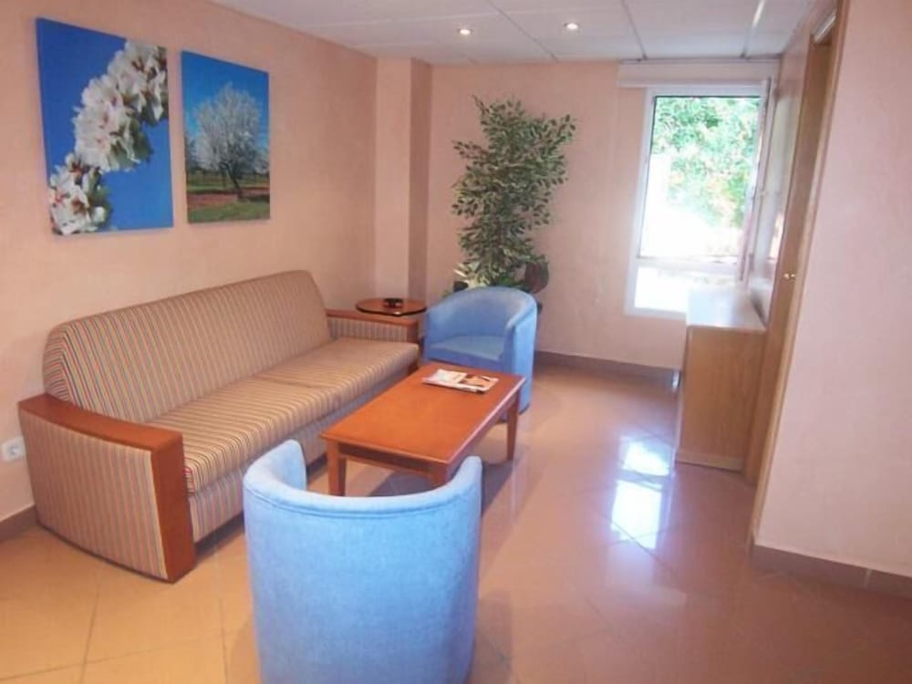 dal travel Hostal Residencia Sutimar