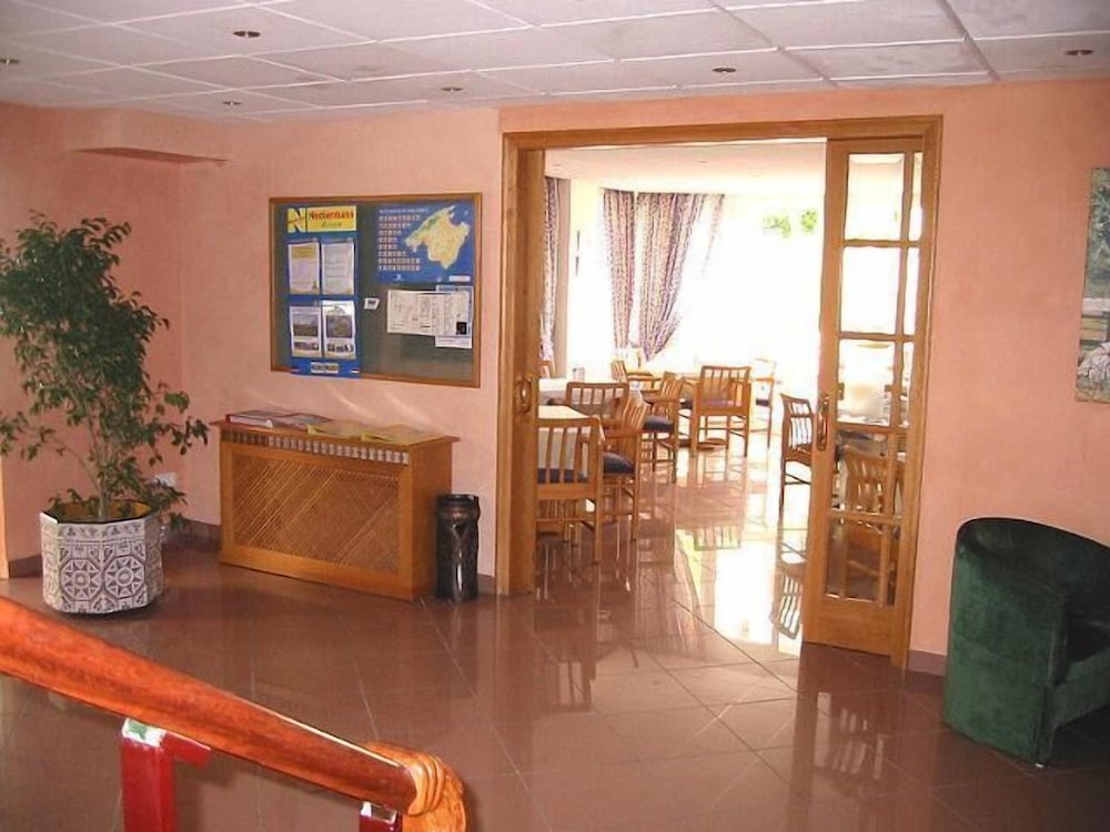 dal travel Hostal Residencia Sutimar