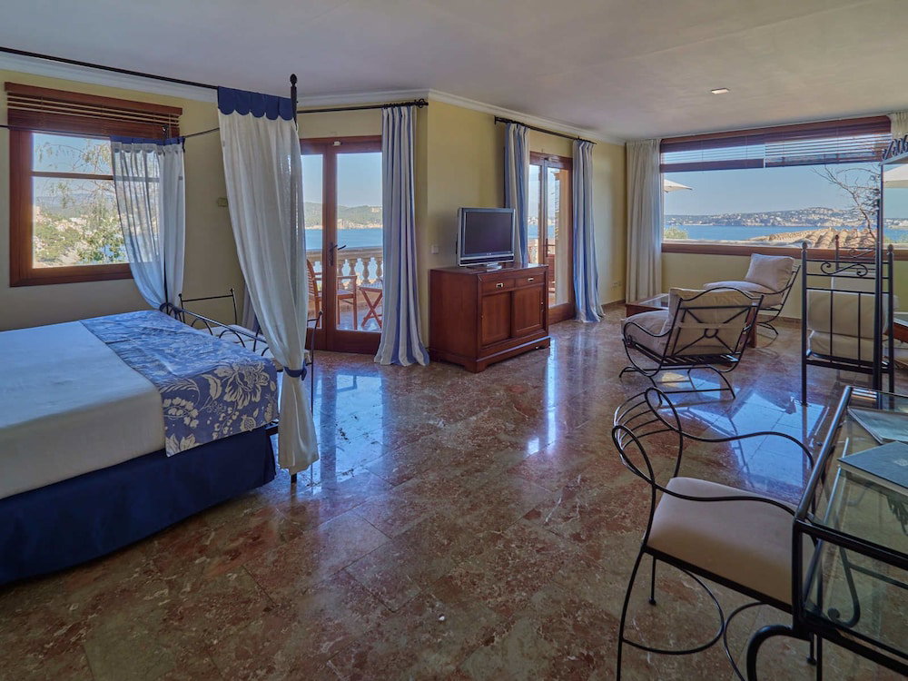 Hotel Petit Cala Fornells