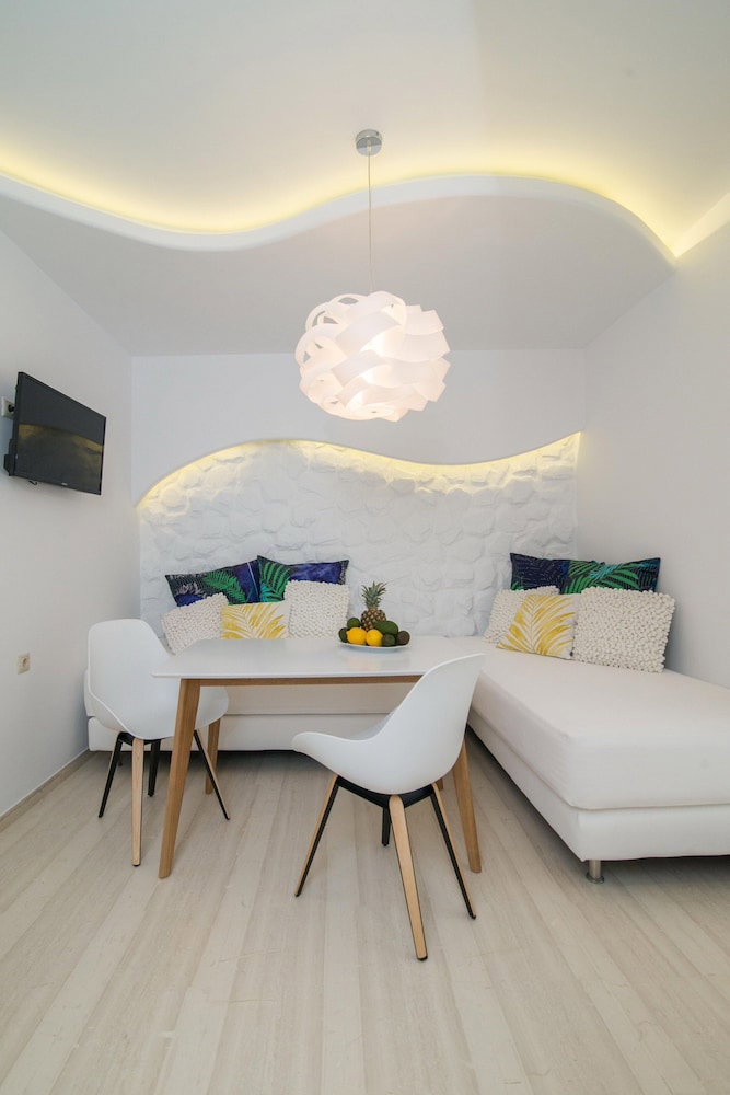 Spiros Hotel