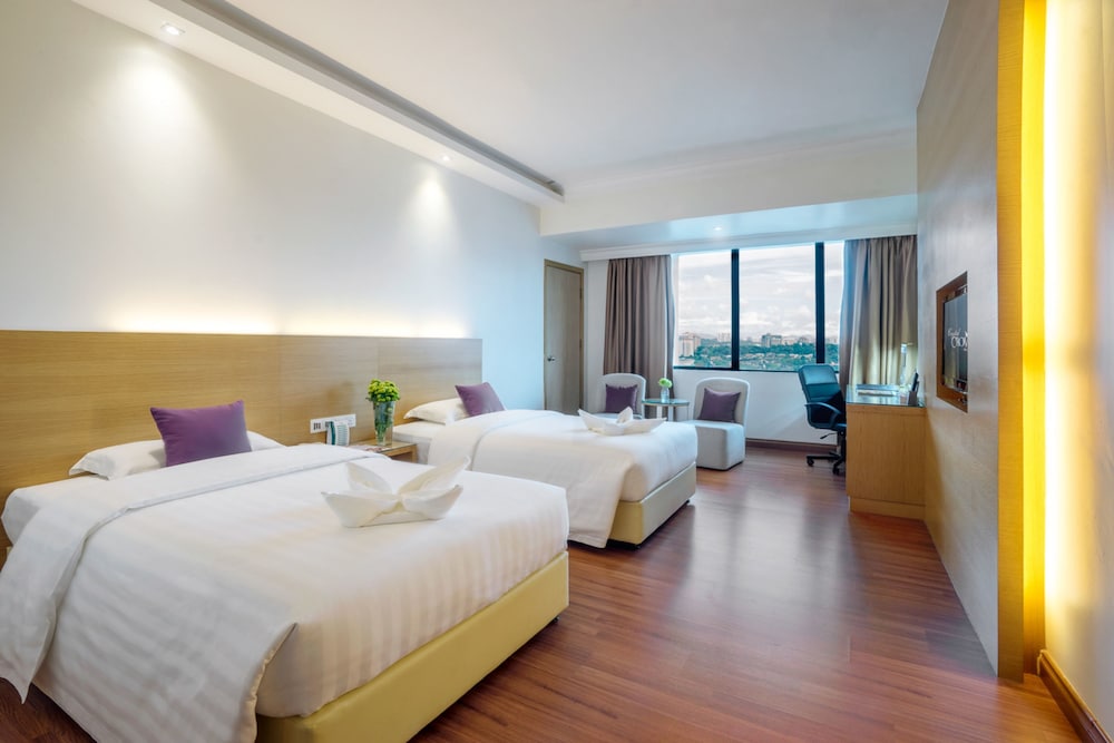 Hotel Crystal Crown Hotel - Petaling Jaya