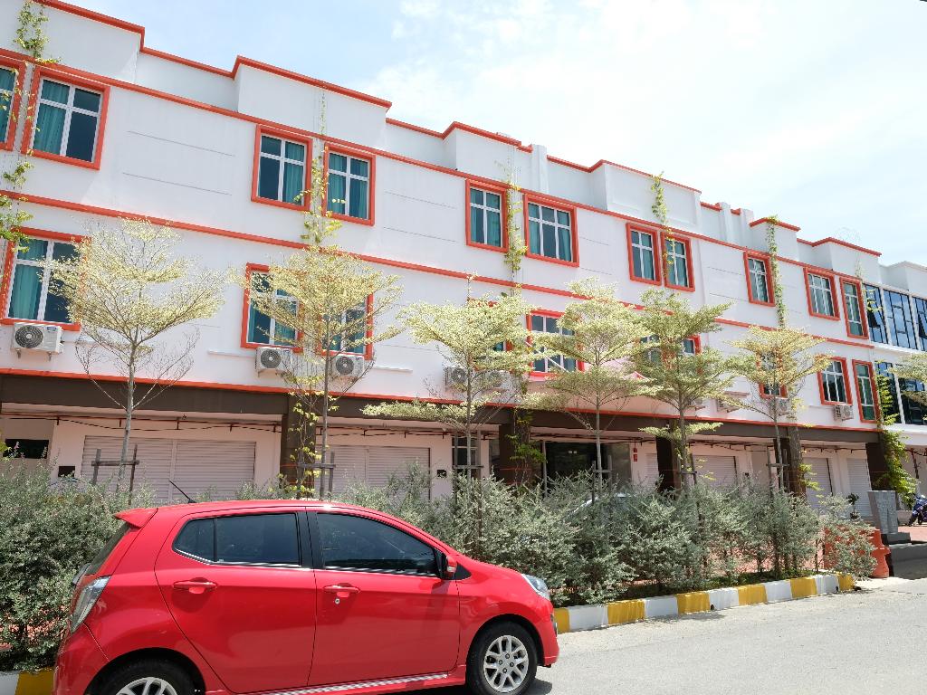 Hotel W Hotel Cemerlang