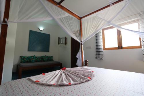 Salama And Mbuyuni Bungalows