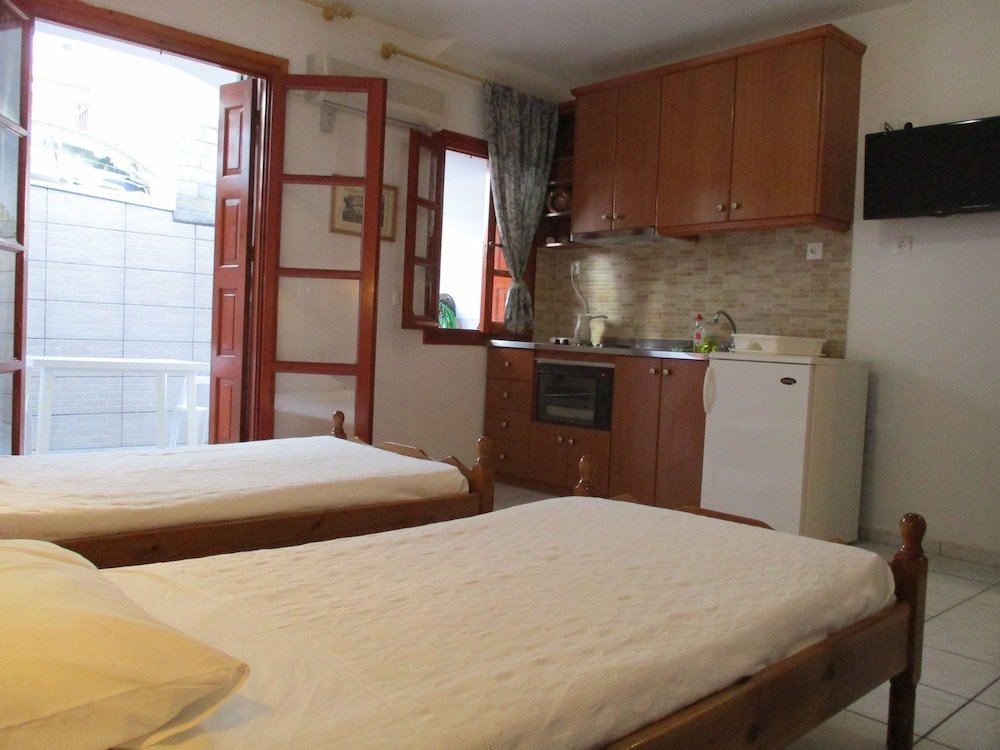 Kapetanos Rooms