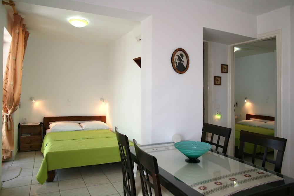 Kapetanos Rooms