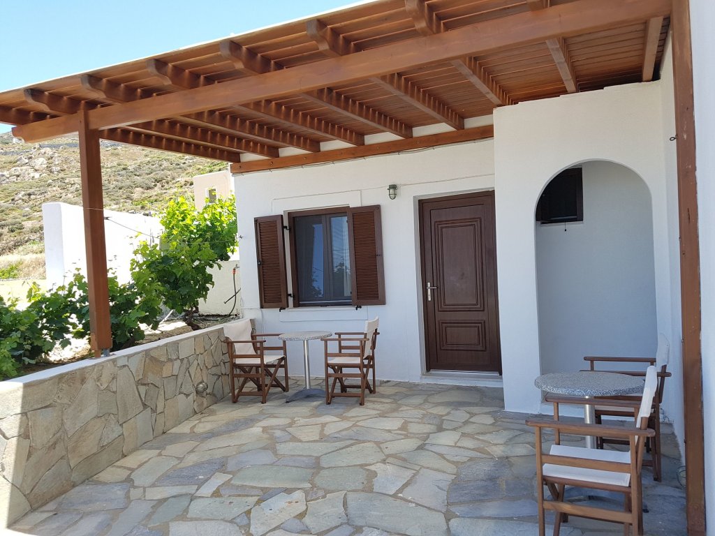 Hotel Petros Studios & Suites