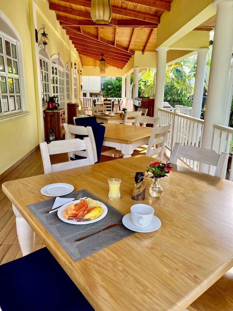 Hotel Captain'S Villa