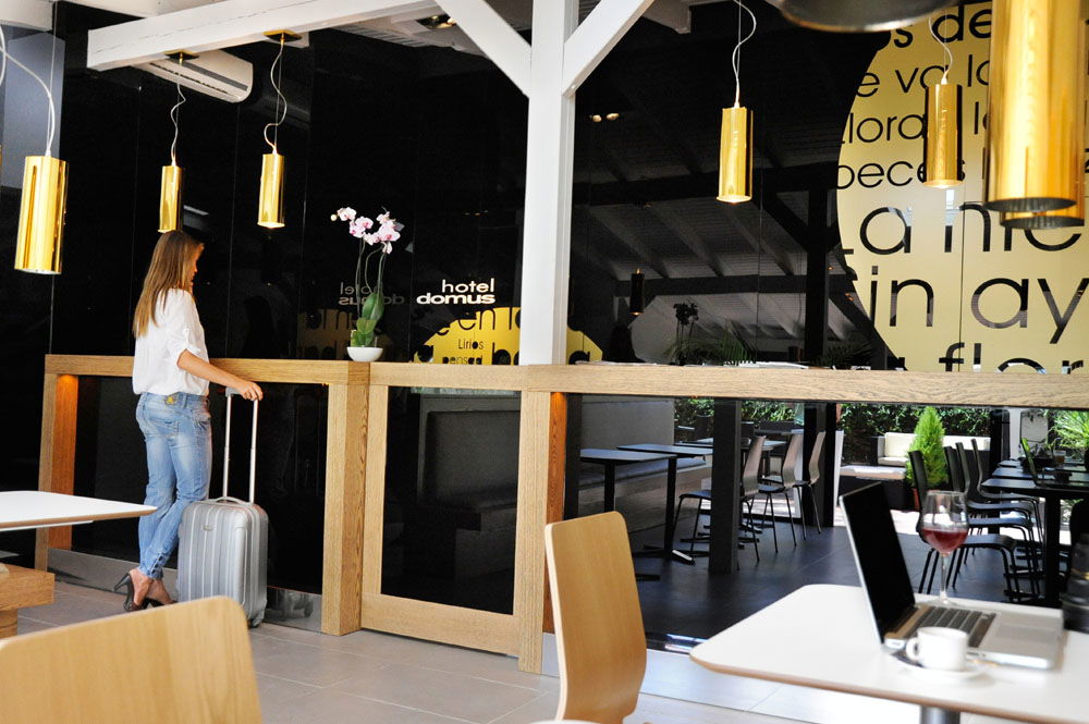 Hotel Hostal Domus
