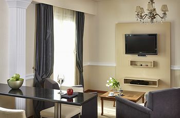 Hotel Ava Hotel & Suites
