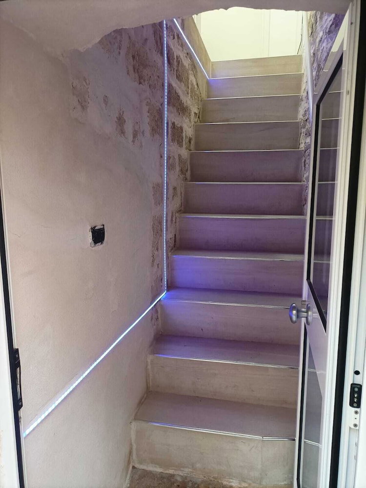 Hotel Newhouse Rooms Black & White