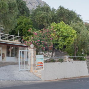 Hotel Paradise Apartments cazare Barbati