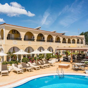Sejur Konstantina Apartments vacanta Kavos