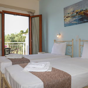 Hotel Takis Studios cazare Skiathos