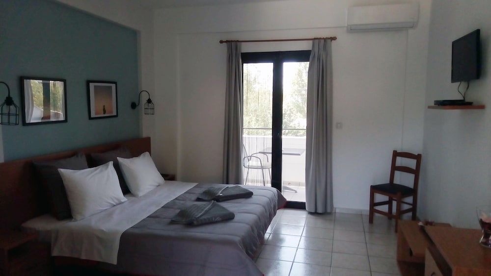 Hotel Villa Karina Near Achladies Beach