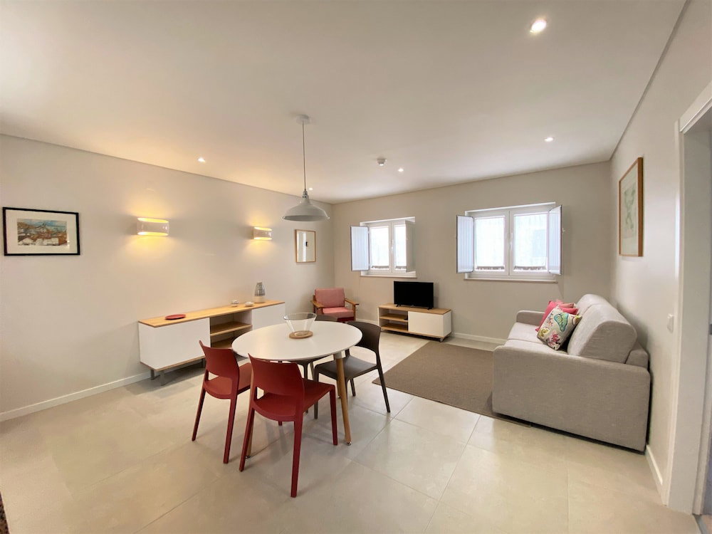 Cardeal Suites & Apartments