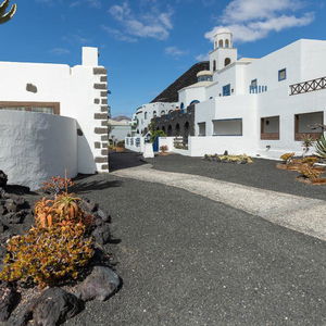 Hotel Hotel Livvo Volcán Lanzarote cazare Lanzarote
