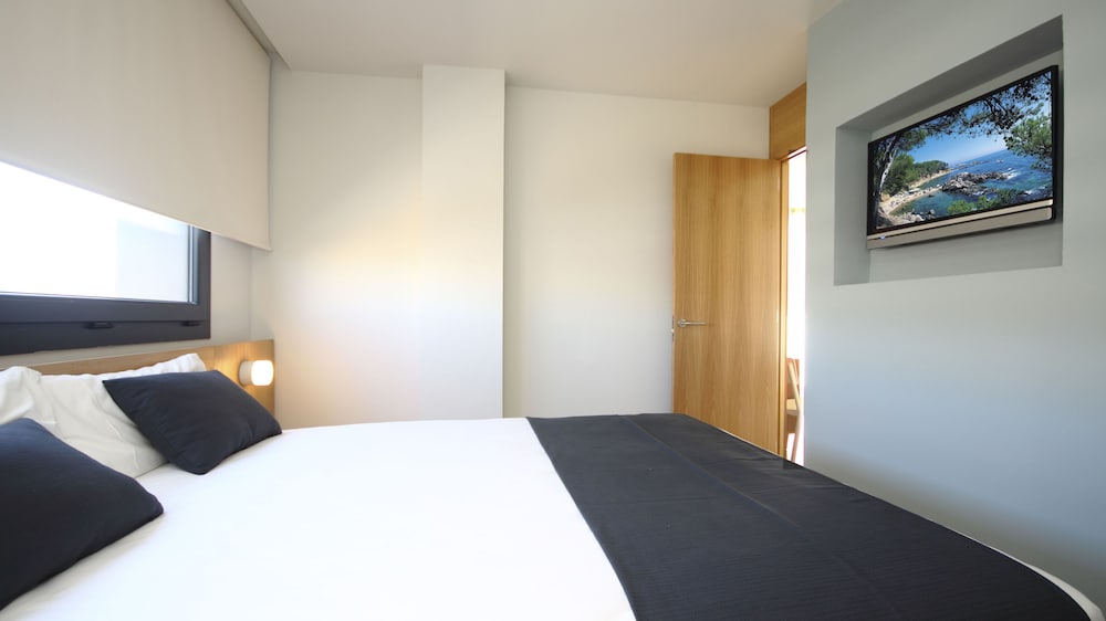 Aqua Silhouette & Spa Adults Only