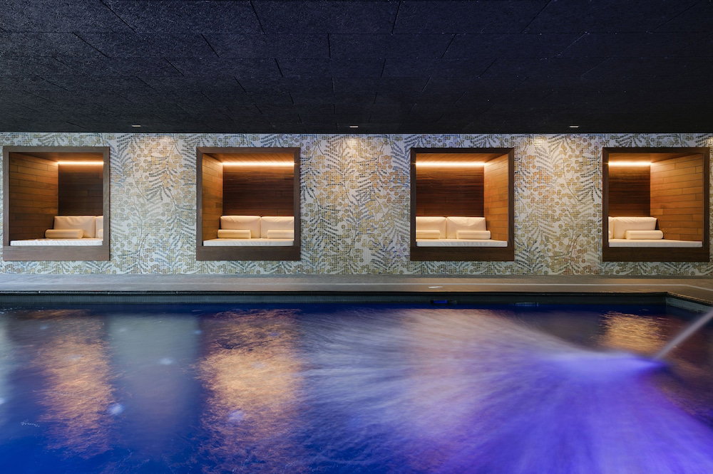 Aqua Silhouette & Spa Adults Only
