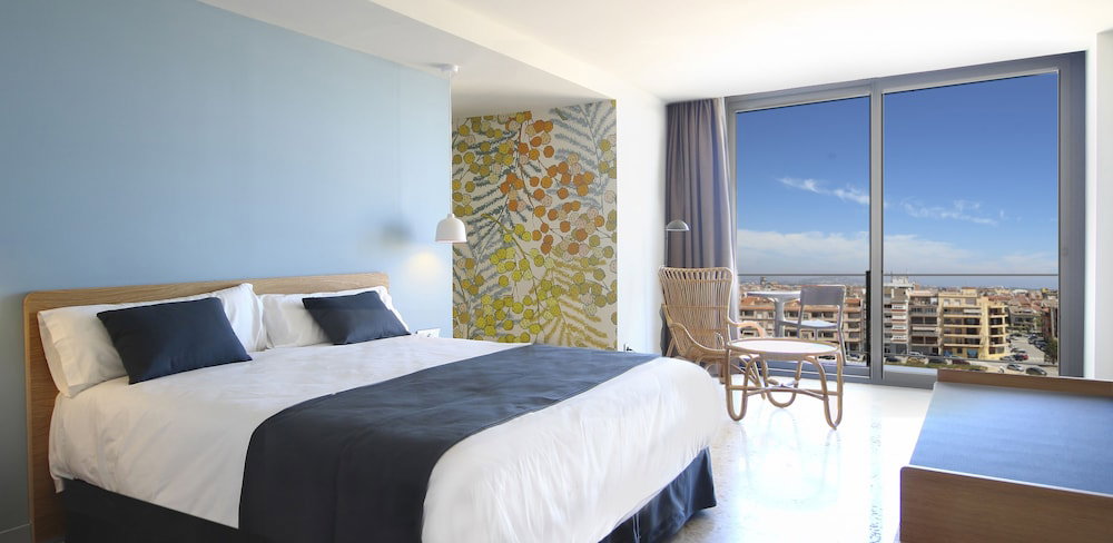 Aqua Silhouette & Spa Adults Only