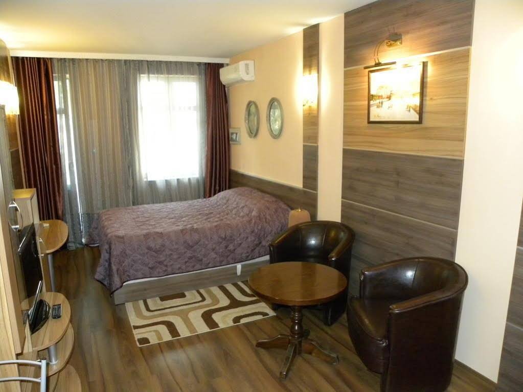 Three Dolphins Family Hotel