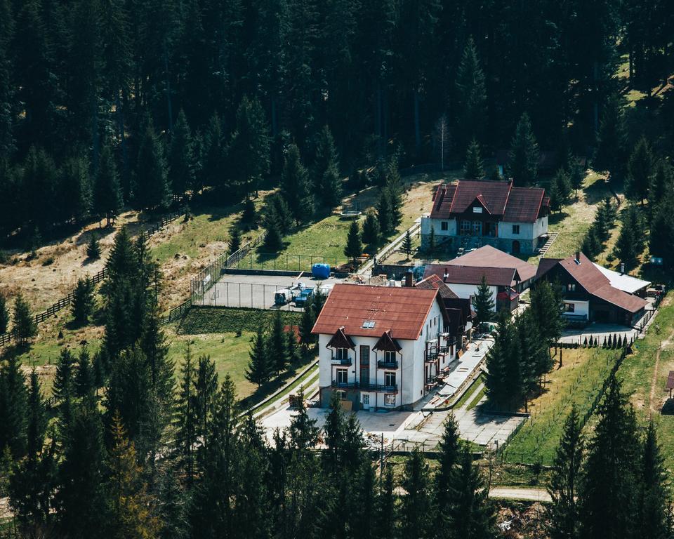 Hotel Floare De Colt