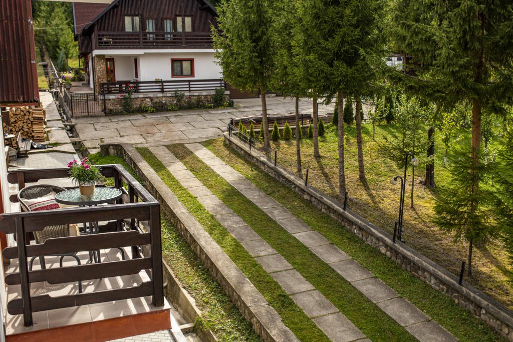 Hotel Floare De Colt